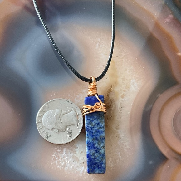Lapis wire wrap pendant necklace handmade - Picture 4 of 6